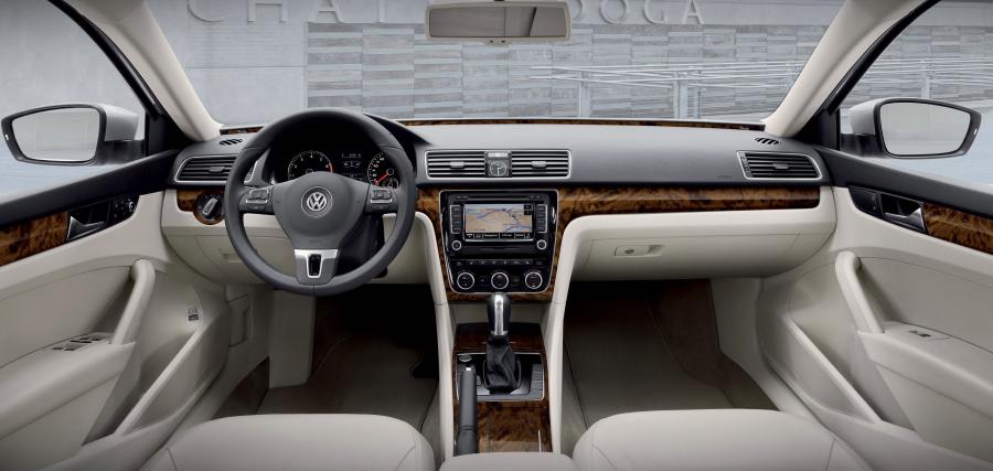 Volkswagen Passat 2011 года  (US) (фото 15 из 111)